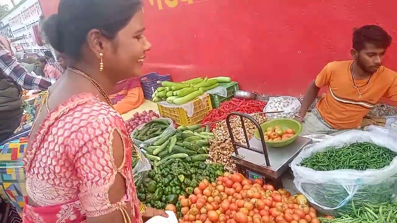 #आज हम लोग मार्केट जा रहे हैं बागेश्वर धाम पे छोटे से बाजार है आईये जानते हैं सब्जी मंडी के भाव|