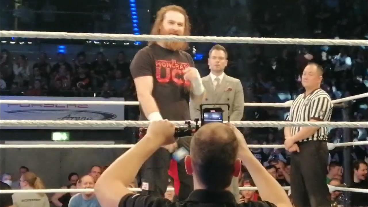 Entrance WWE Stuttgart 2022 /Sami Zayn - YouTube