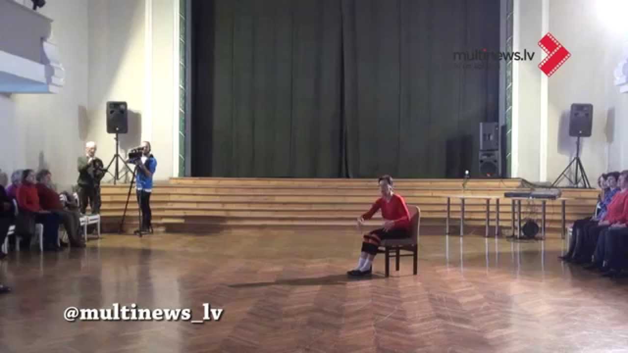 Inese Ziņģīte māca rāpot un rīvēties Jēkabpilī