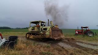 TEREX 8240 Bulldozer moves!