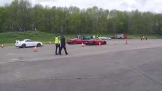 LA Ferrari Vs Ferrari 458 Speciale - Drag Race!