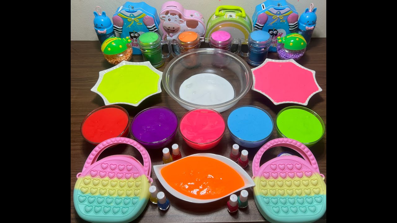 Here's How To Mix A Giant Slime By Colorful Slimes | Mixing Glossy ...