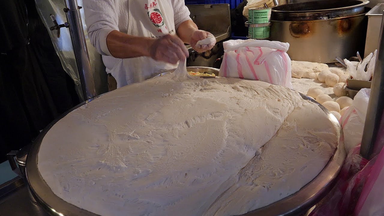 ⁣속이 꽉찬 돼지고기 만두 / full of insides pork dumplings / taiwanese street food