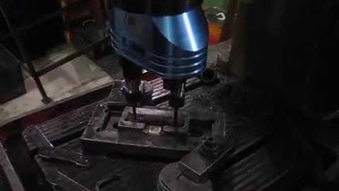 Testa multipla ad assi variabili VH132P   Variable axis multi spindle head VH132P