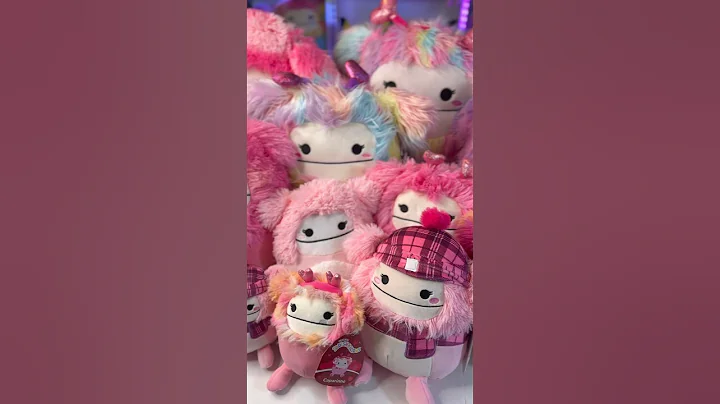 I want my own POWERFUL PINK BIGFOOT SQUISHMALLOWS planet! #squishmallows #shorts