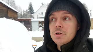 How to clean snow from a greenhouse correctly? + Useful tips for digging snow