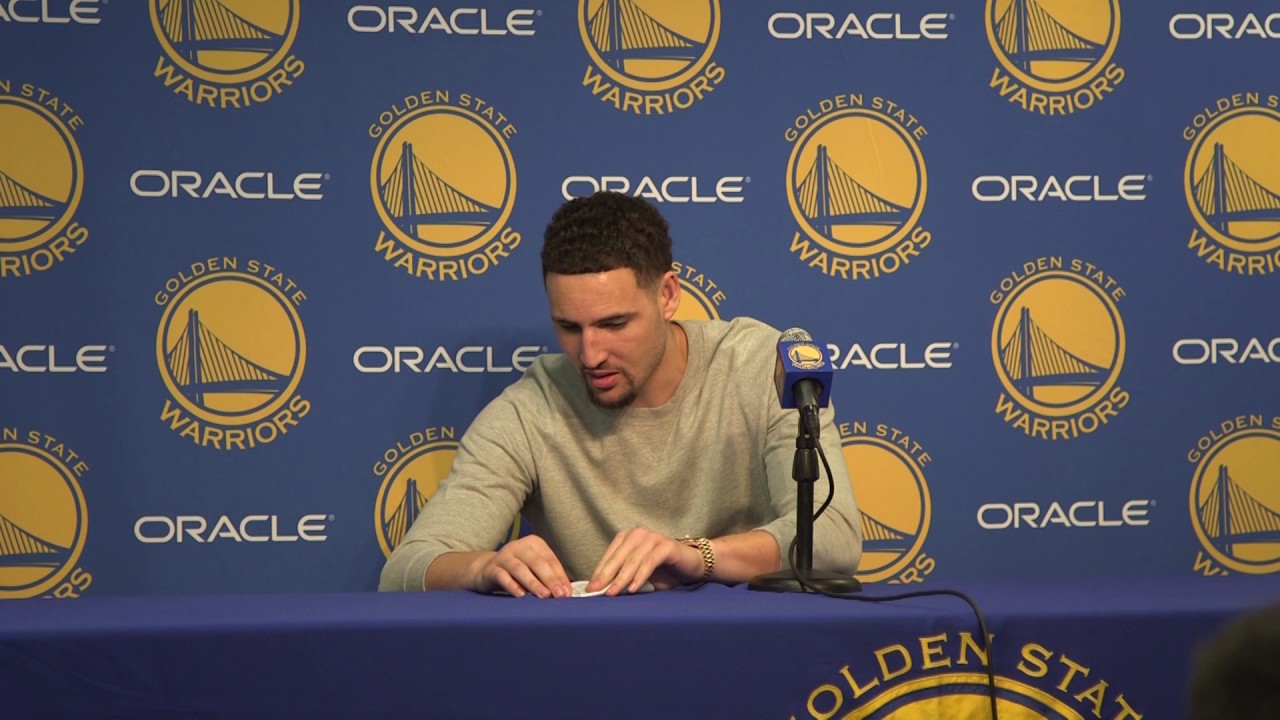 Draymond Green throws Klay Thompson's paper airplane after ...