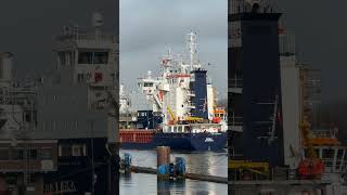 KERLI Frachtschiff erreicht Nord-Ostsee-Kanal Schleuse Holtenau