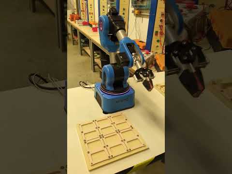 Démonstration du robot Ned 2 lors de la visite de Purple campus Béziers #college #robot #education