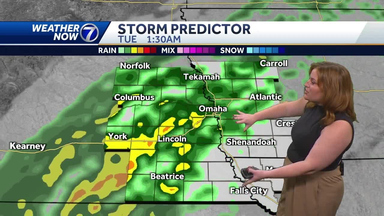 Scattered showers Monday afternoon and night - YouTube