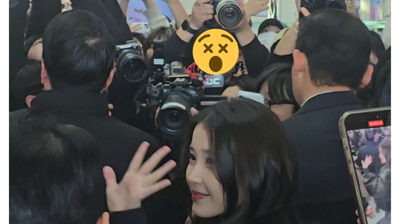 Behind Iu 아이유 at Incheon Airport 251205
