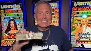 Download Lagu De gokkast die alles heeft, maar waar we nooit op spelen MP3