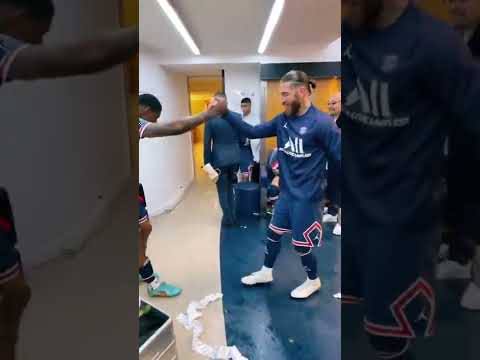 Kimpembe and Ramos dance🕺🏼🚌✈️