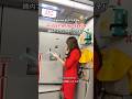 機内アナウンス中にこっそり撮られてました😳| โดน(เพื่อน)แอบถ่ายตอนประกาศบนเครื่อง 🫣✈️