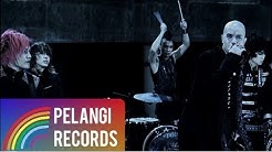 Rock - TRIAD - Sedang Mikirin Kamu (Official Music Video)  - Durasi: 4:17. 