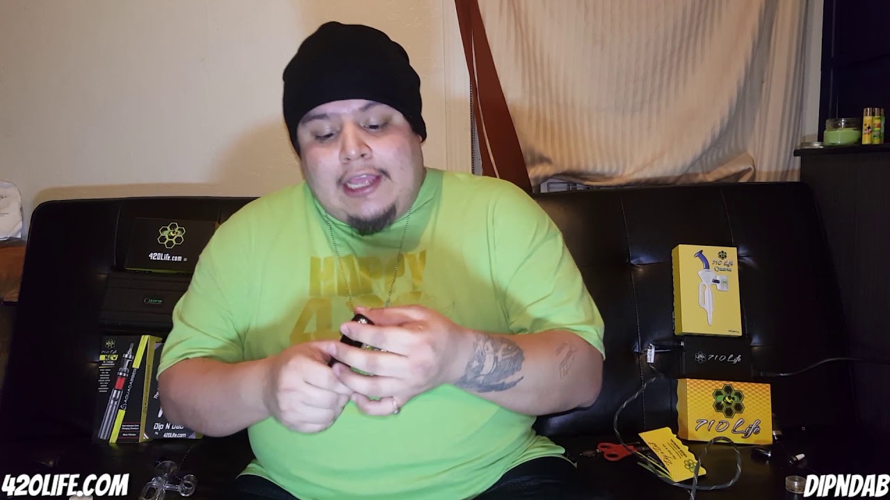 Getting baked with the (710 Life - Dip N Dab Nector Collector)