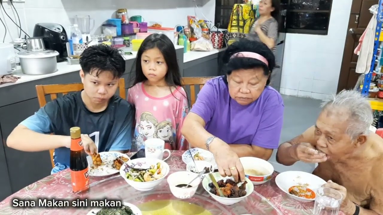 AKTIVITI HARIAN HANYA MAKAN MAKAN // MERRY CHRISTMAS 