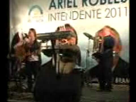 ACTO ARIEL ROBLES 2001 - 3 / 8