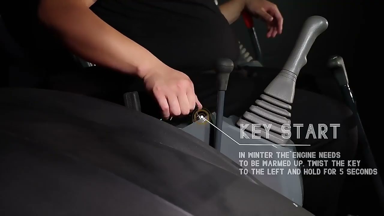 Qilu 3.5 Ton Small Digger Hydraulic Pilot Crawler Excavator with Bucket Teeth