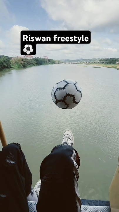 Riswan freestyle ka रेलवे में भी ⚽trending video football lovers #football #Ronaldo  #messi#memes