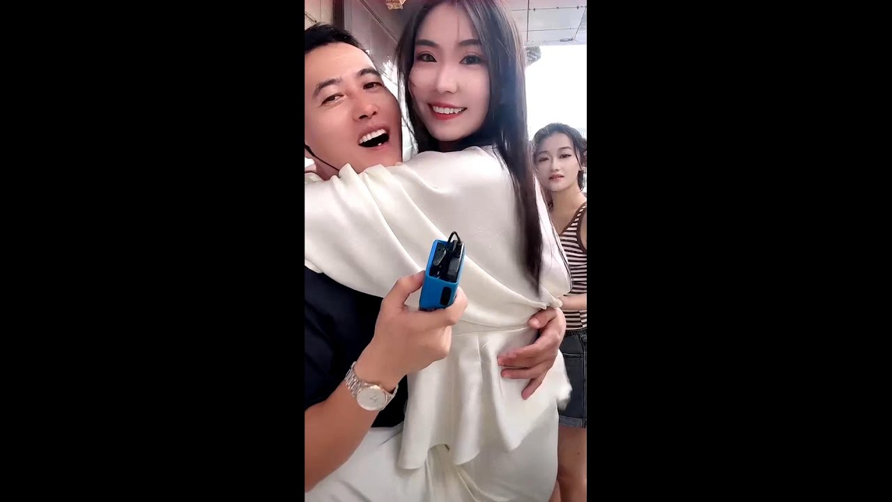 户外与美女的邂逅 #街头采访 #娱乐搞笑 #逗美女