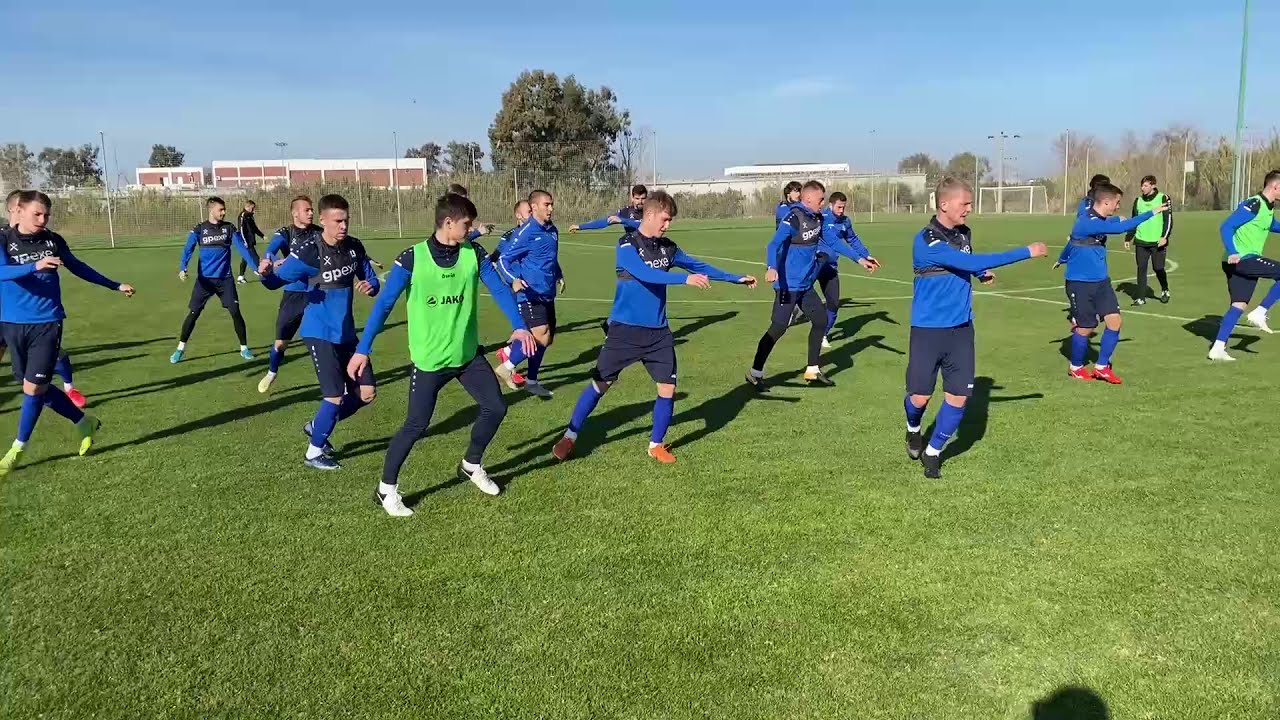 Учебно тренировочное занятие по футболу. ФК Кристалл Воронеж 2011.