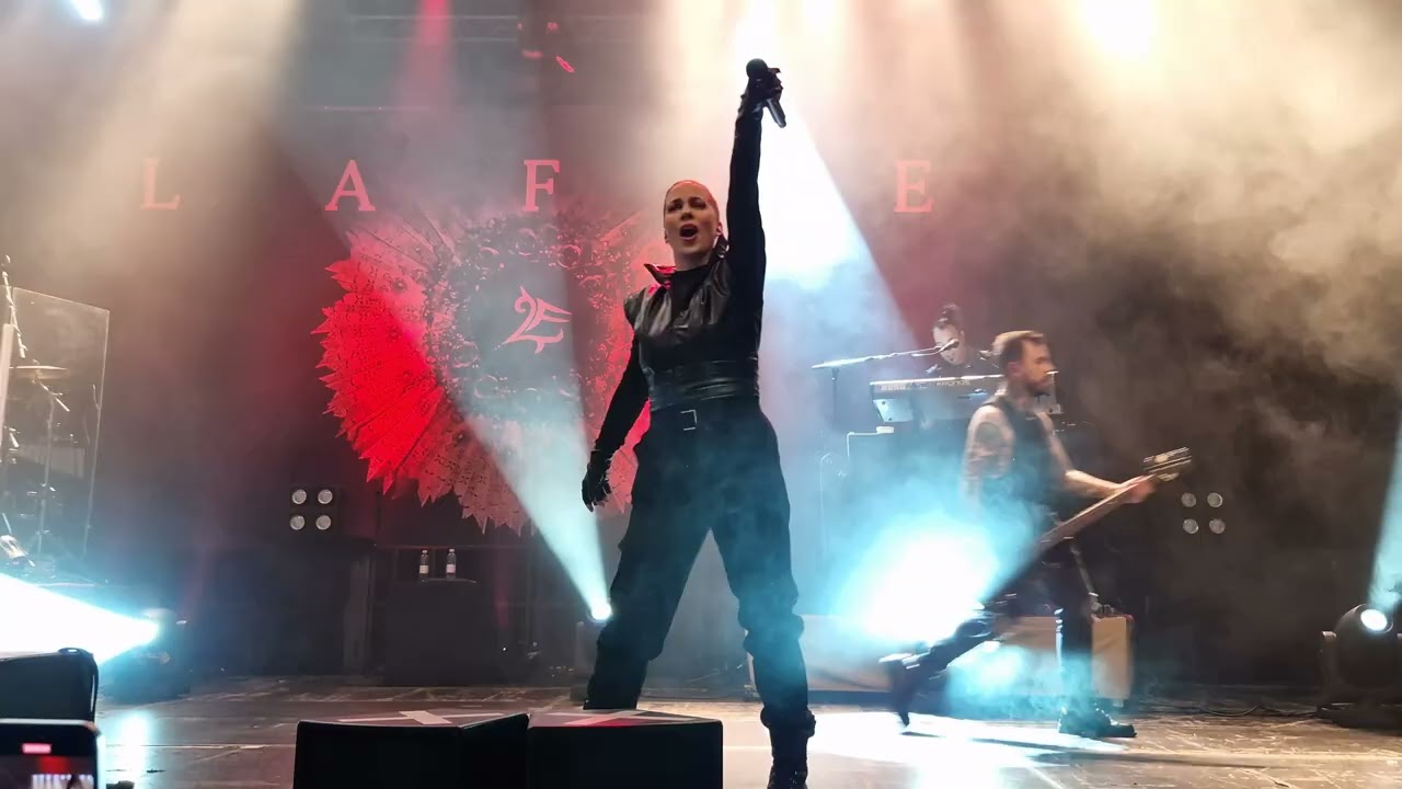 LaFee - Heul Doch live @ Gasometer in Vienna, Austria | 25.01.2025