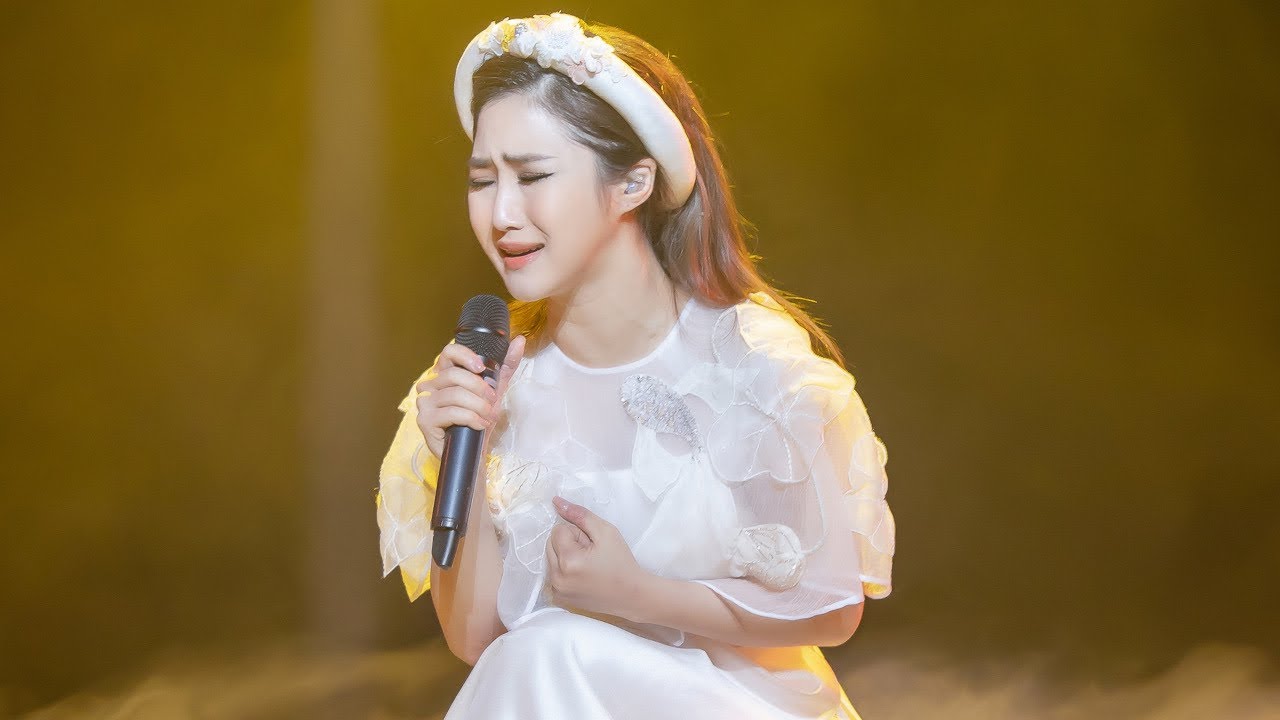 Mẹ Tôi (Live) | Hương Tràm | Liveshow Hộp Thư Số 1