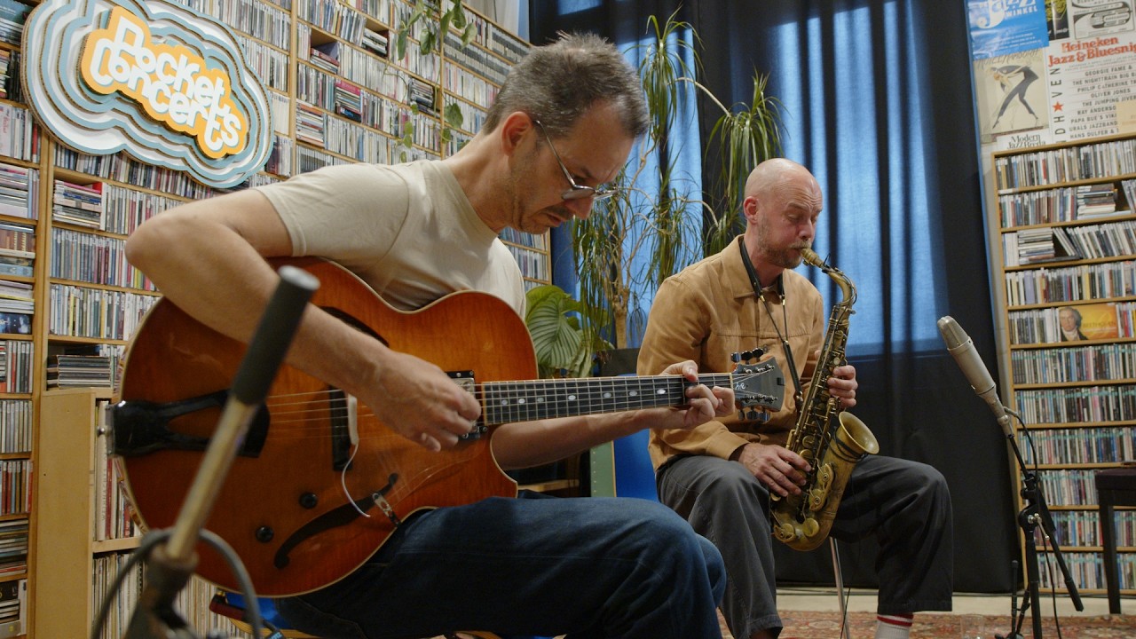 洋楽 ELEKTRIO JESSE VAN RULLER MARTIJN VINK Jesse van Ruller & Maarten Hogenhuis - Pocket Concerts - YouTube
