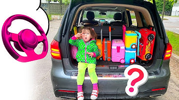 Five Kids A lot of Suitcases Song + More Children
