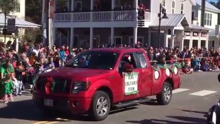 Bluffton HS girls golf team in the 2015 Christmas Parade
