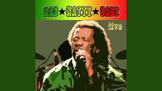 Miniatura del video "Ras Natty Baby - Mo pep ti esklav (Live)"