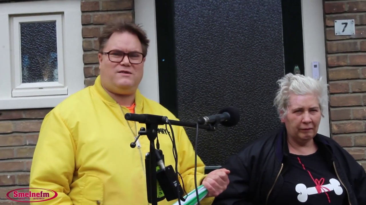 Luuk wordt vrienden met Zanger Rinus