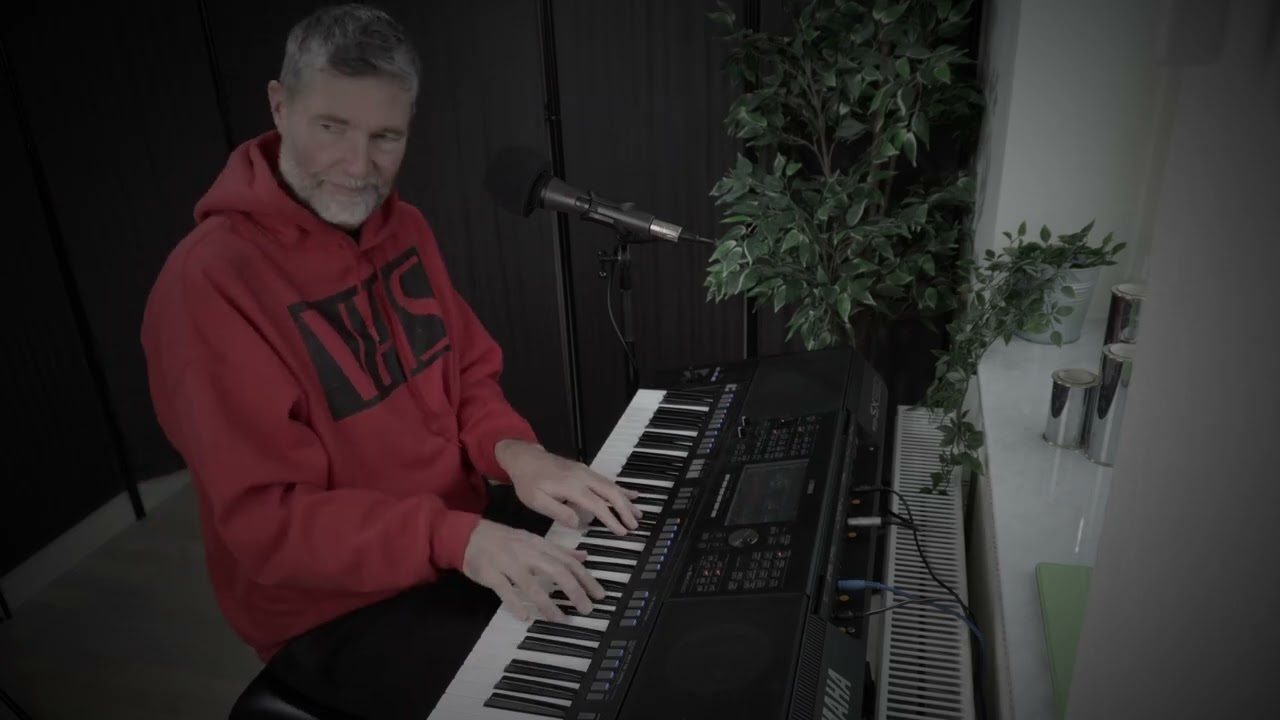 GARY BLACK // PIANO MAN plays Elton John