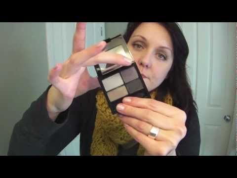 Видео: Revlon Colorstay 16-часовое Eyeshadow - Гармоничный обзор