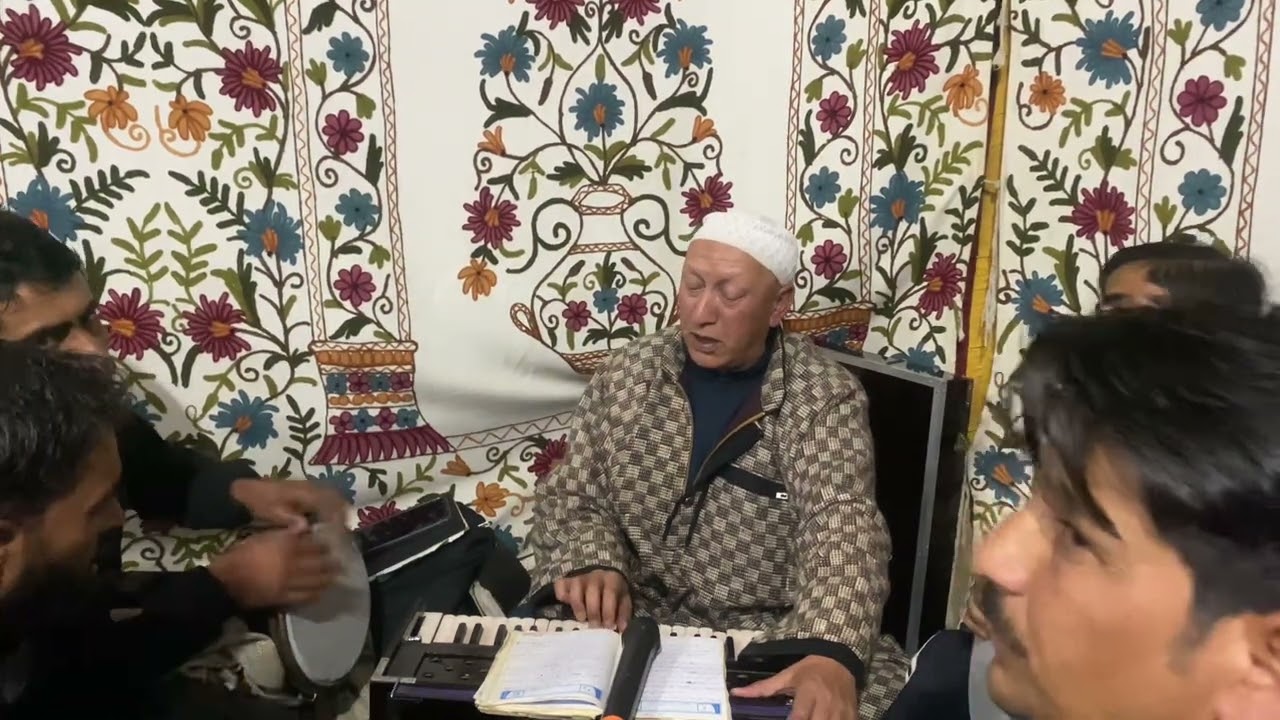 Singer: KASHMIRI SONG| MUSHTAQ & HIS COMPANY |WEDDING CEREMONY | BAGTOOR GUREZ #music #gurezvalley