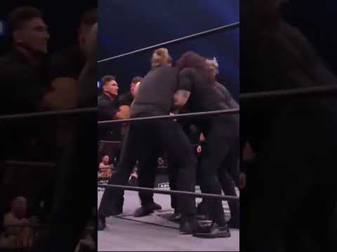 Видео: Эрик Роуэн все еще в wwe?