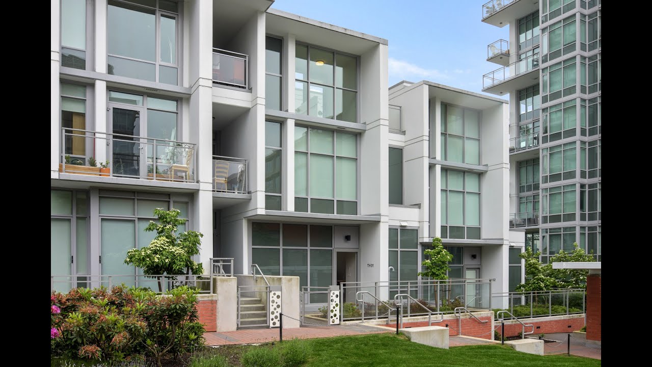 TH01 258 Nelson's Crt New Westminster Real Estate Virtual Tour