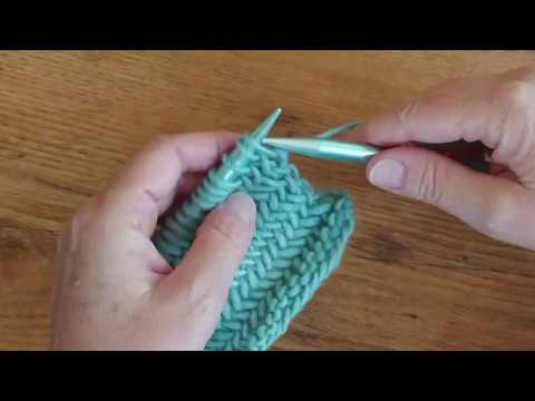 STITCHES 101: HERRINGBONE STITCH (KNIT)