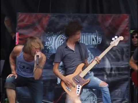 Chiodos - The Undertaker's Thirst For Revenge Is Unquenchable - Warped Tour '07