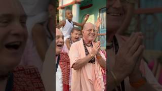 Download Lagu Harinama in Navadvip, door de straten waar Heer Caitanya 500 jaar geleden zong en danste! MP3