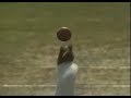 How to bowl doosra  explained by saqlain mushtaq