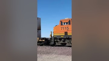 BNSF 3923 HIGH SPEED EASTBOUND DOUBLE STACK MP 733 NEEDLES SUB
