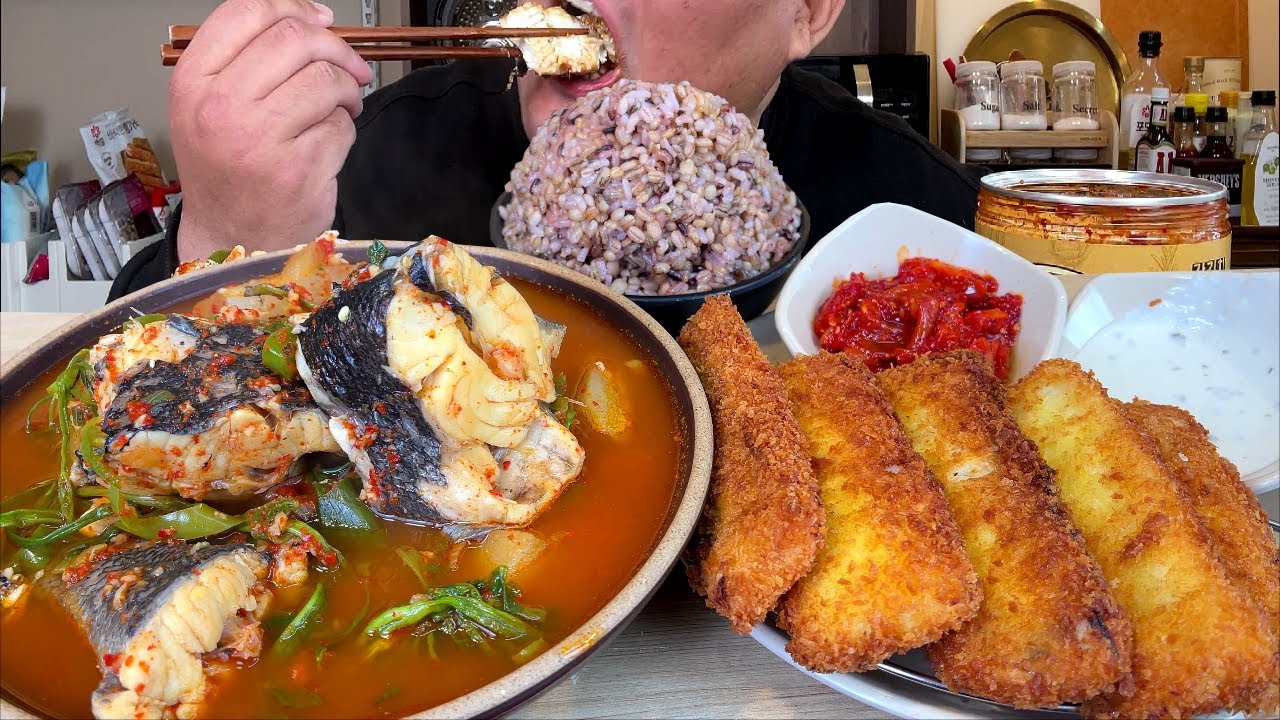우럭매운탕+우럭까스+가리비젓갈+갓김치+보리쌀밥 역시 우럭은 비싼값을 합니다 MUKBANG