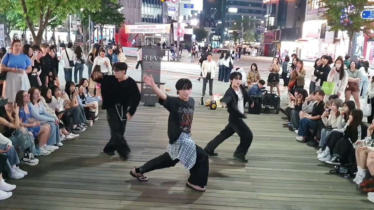 [STREET ARTIST] T:EV. LONG TIME NO SEE. INTERACTIVE SINCHON BUSKING. 240428.