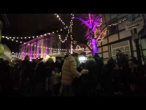Рождественская ярмарка в Кронберге возле Франкфурта. Weihnachtsmarkt in Kronberg bei Frankfurt.