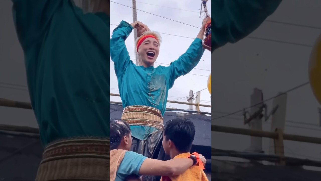 I-kpop Star AOORA Climbed the Pyramid & Smashed the Handi! 🔥 gogo govinda 2024 ✨🔥🔥🙌