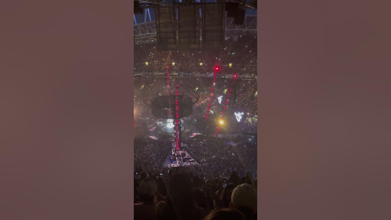 Ed Sheeran Seattle concert photograph beginning YouTube