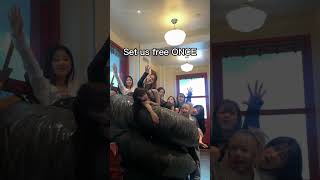 SET US FREE from King Kong, ONCE🤣🤣 #TWICE #트와이스 #READYTOBE #SETMEFREE