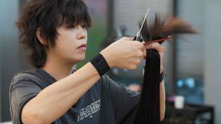 This Korean Hairstylist’s Celebrity Client List Is Crazy | ASMR screenshot 4